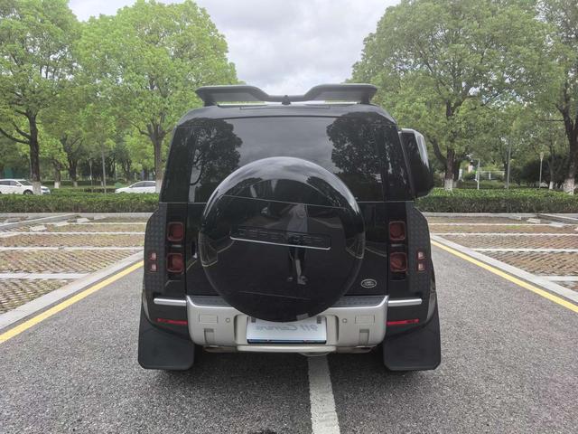 Land Rover Defender 2023 thumb 3