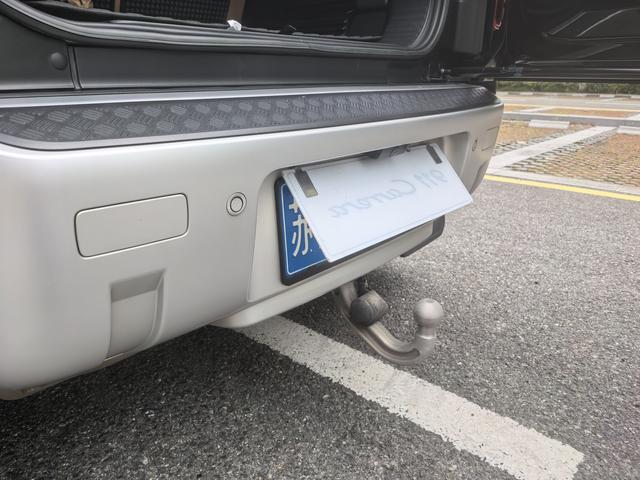 Land Rover Defender 2023 thumb 9