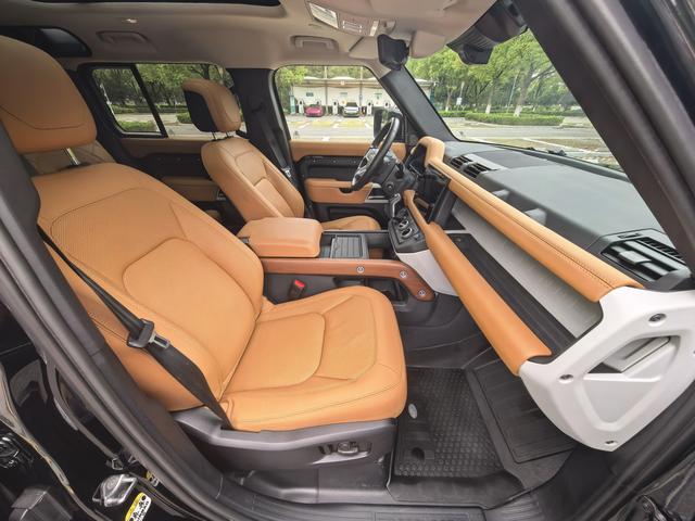 Land Rover Defender 2023 thumb 11