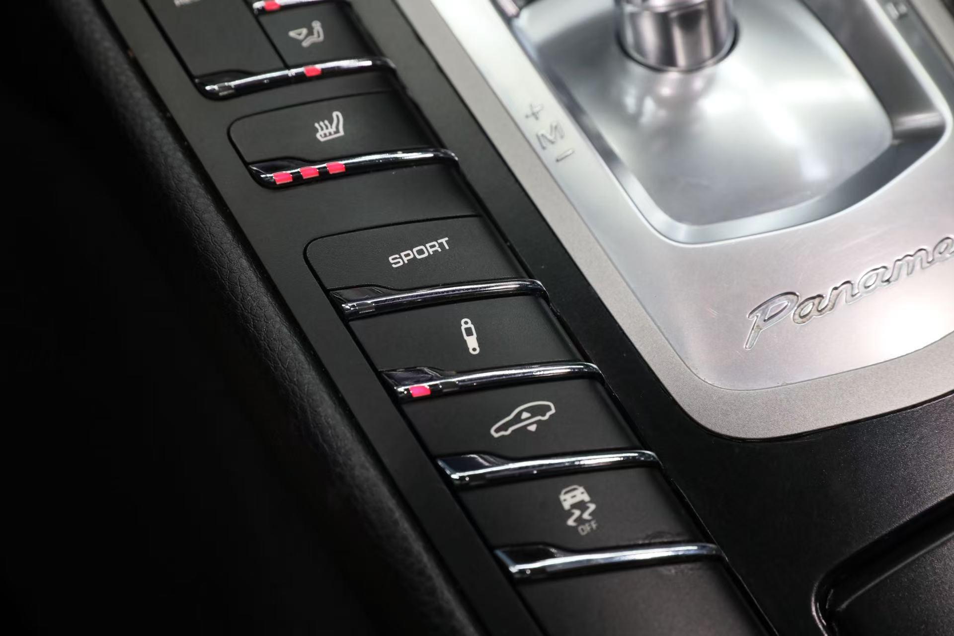 Porsche Panamera 2012 thumb 6