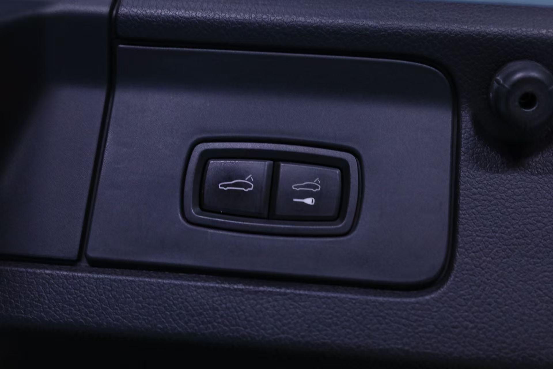 Porsche Panamera 2012 thumb 7