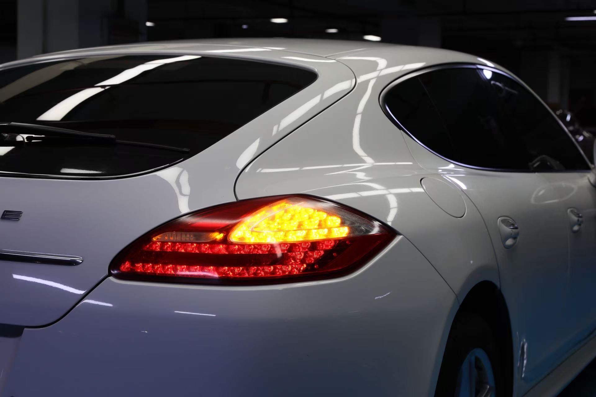 Porsche Panamera 2012 thumb 8