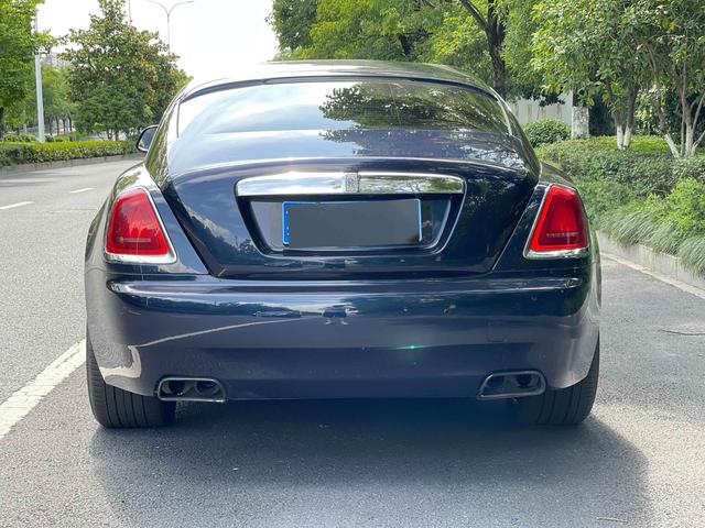 Rolls-Royce Wraith 2017 thumb 2