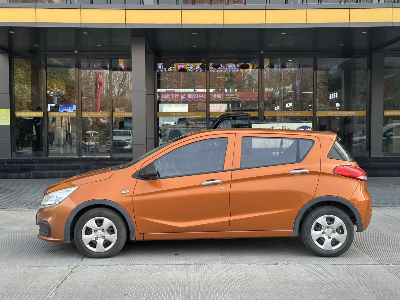 Baojun 310 2017 thumb 2