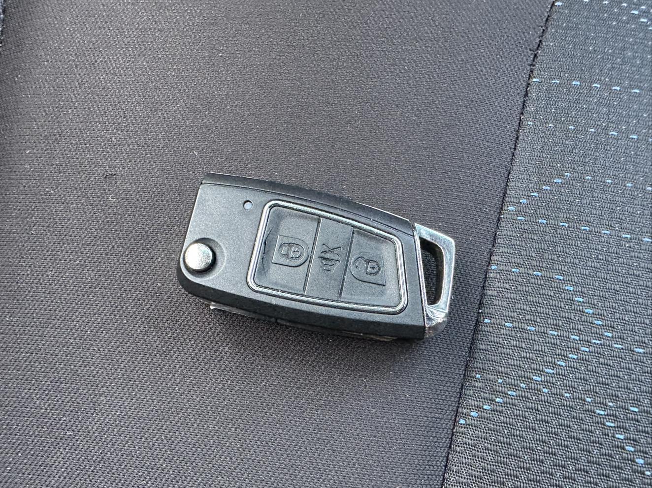 Baojun 310 2017 thumb 7