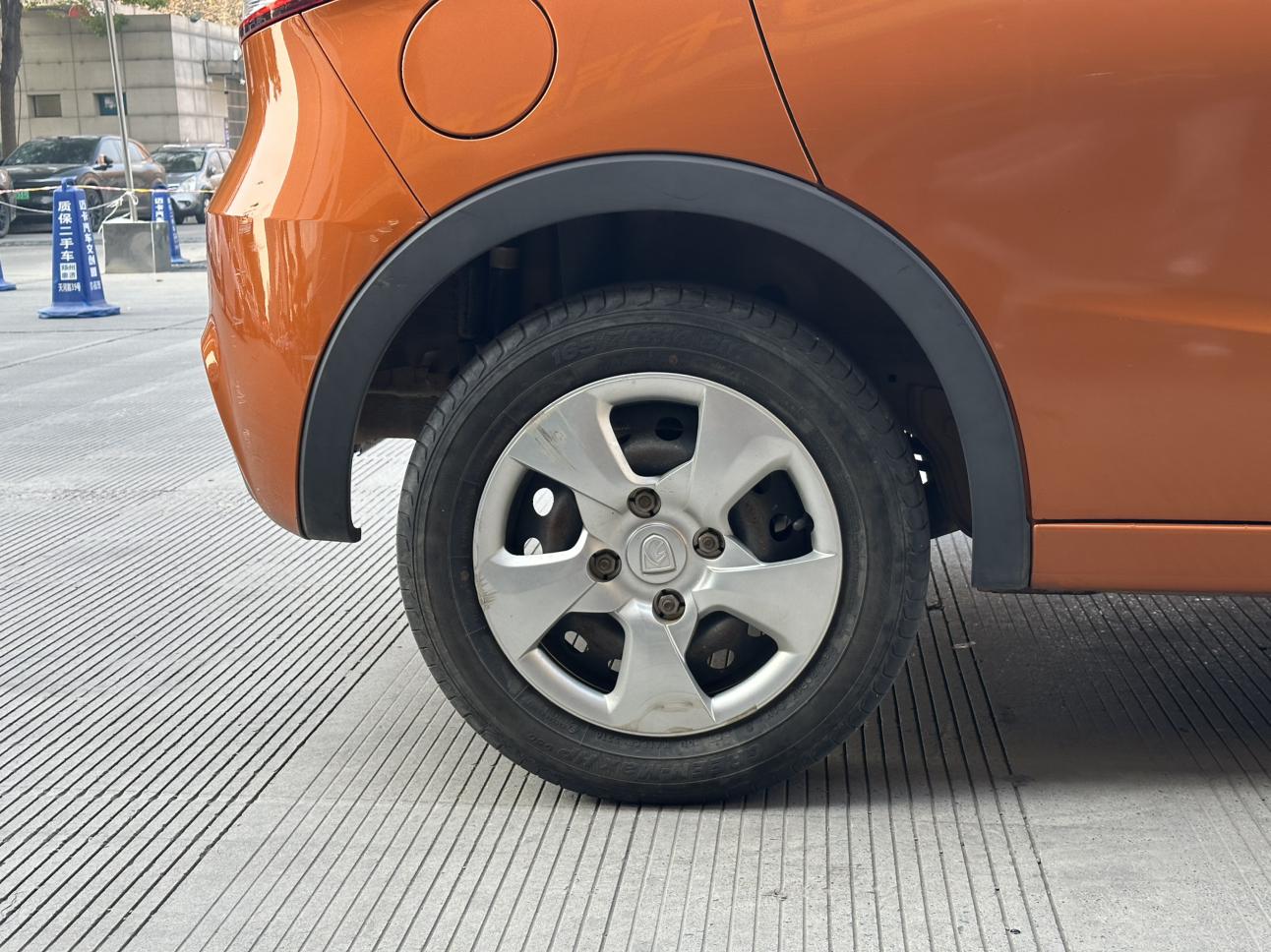 Baojun 310 2017 thumb 10