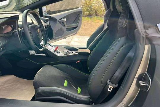 Lamborghini Huracán 2019 thumb 2