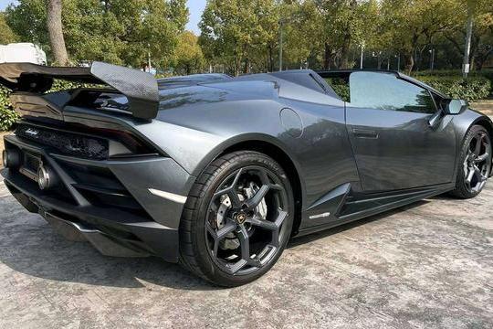Lamborghini Huracán 2019 thumb 3