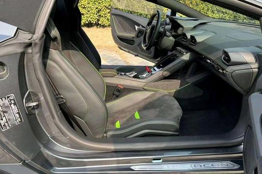 Lamborghini Huracán 2019 thumb 6