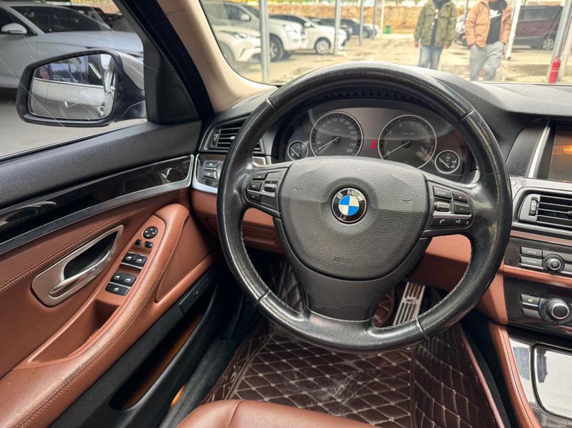 BMW 5 серии 2016 thumb 10