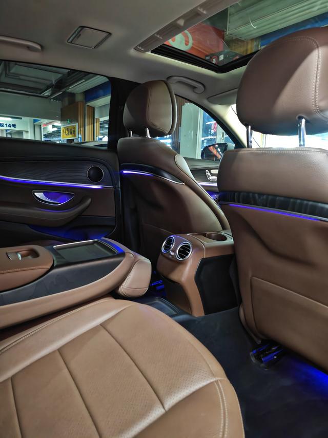Mercedes-Benz E-Class 2019 thumb 11
