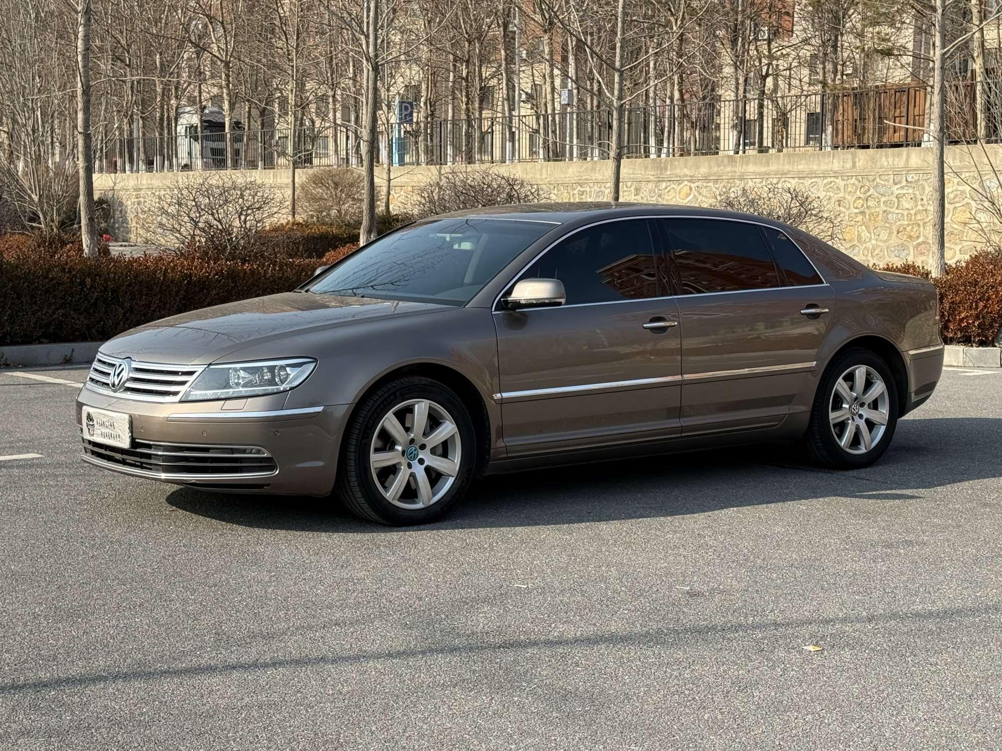 Volkswagen Phaeton 2016 thumb 8