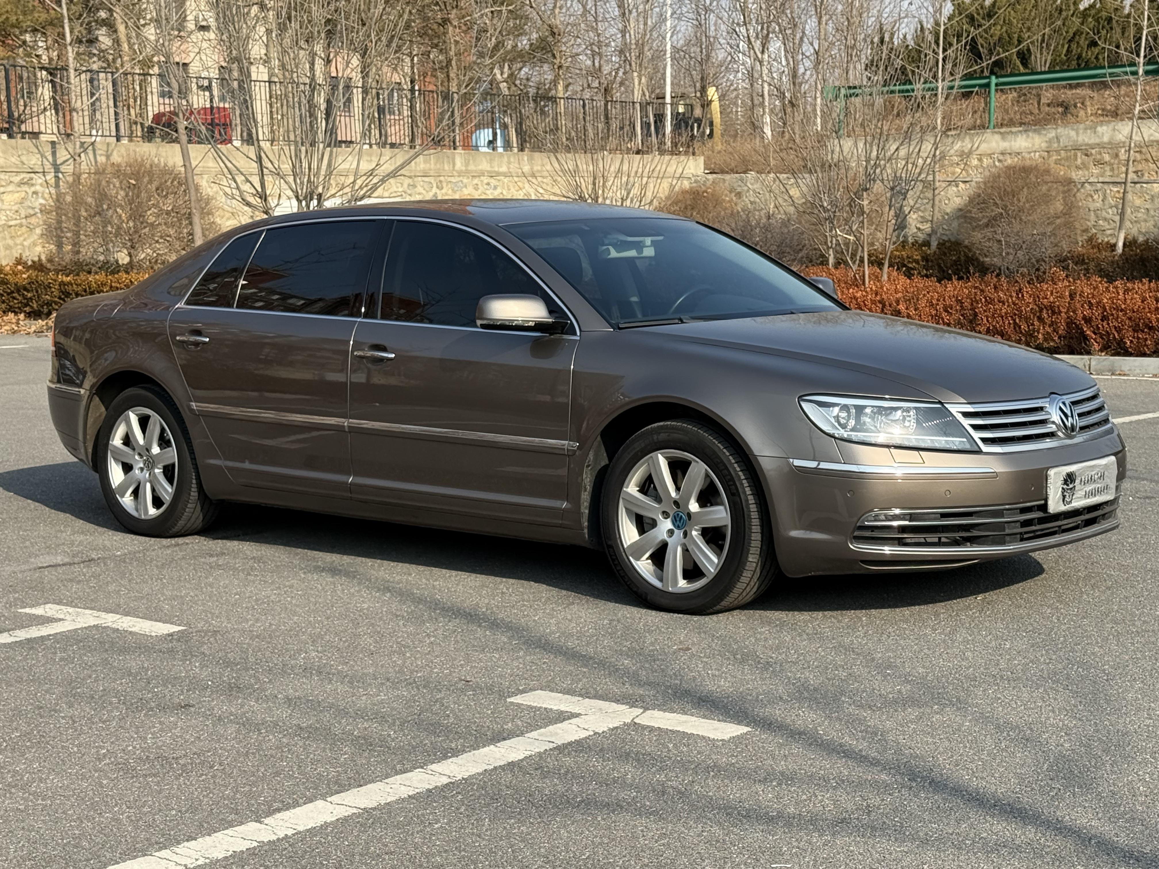 Volkswagen Phaeton 2016 thumb 10