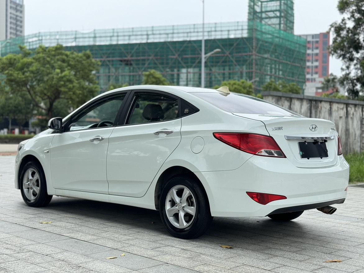 Hyundai Solaris 2017 thumb 2