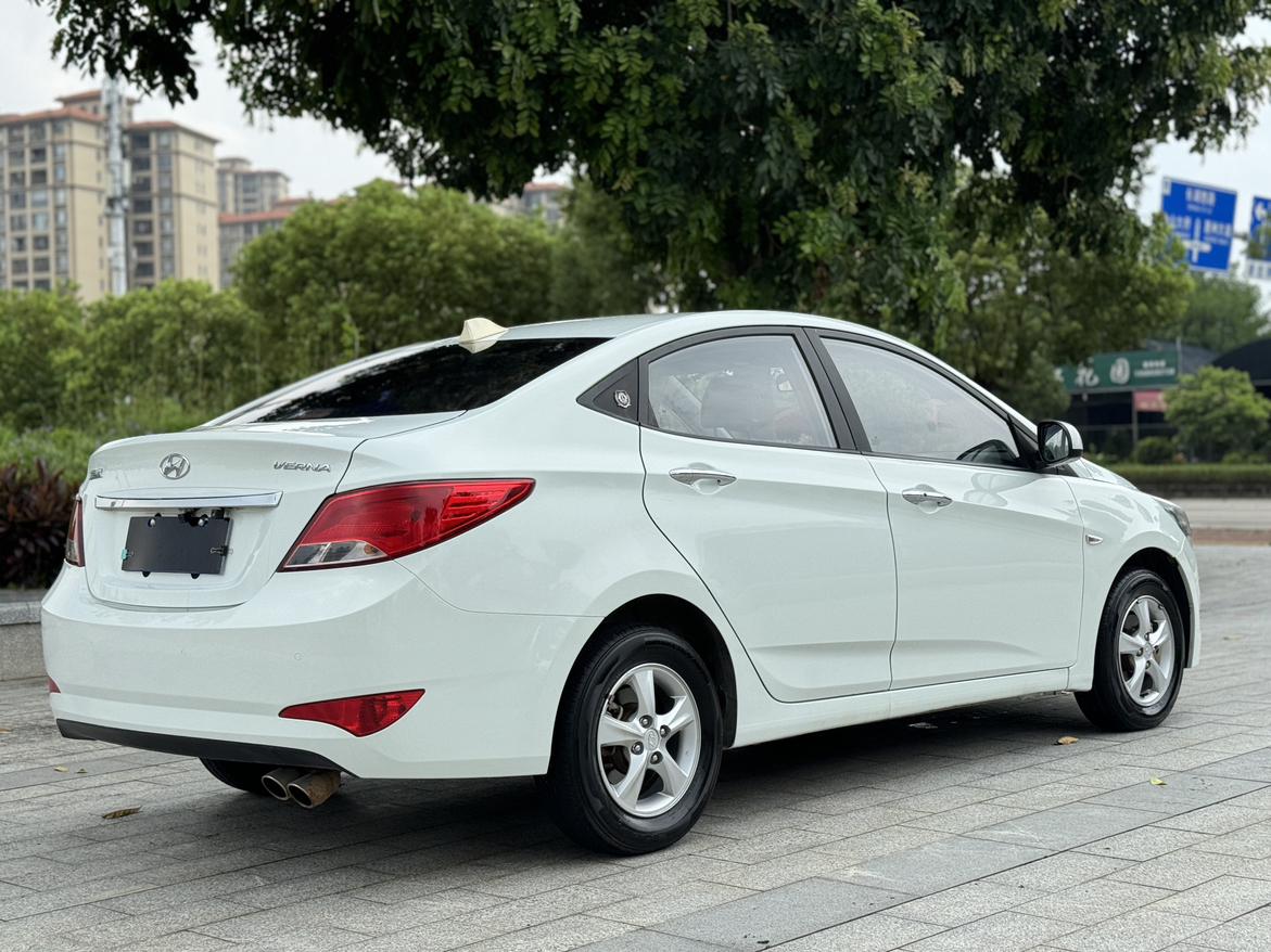 Hyundai Solaris 2017 thumb 4