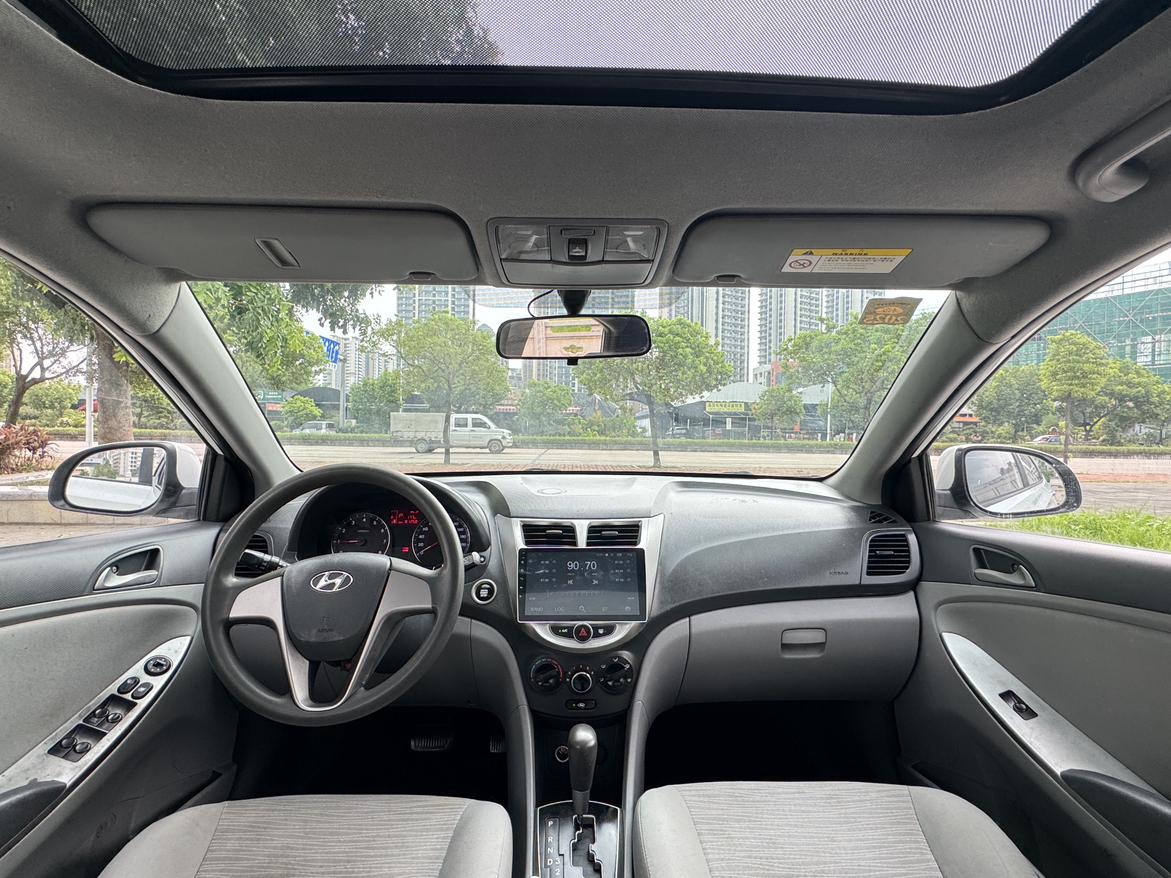 Hyundai Solaris 2017 thumb 5