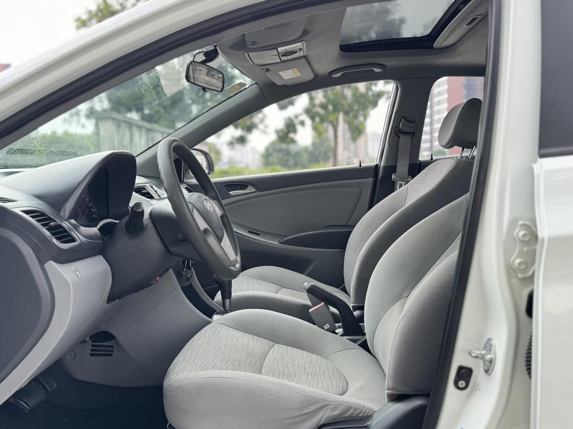 Hyundai Solaris 2017 thumb 6