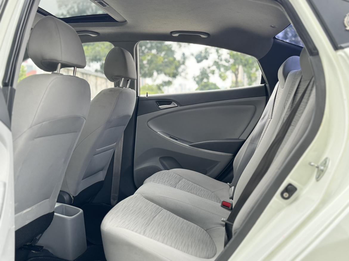 Hyundai Solaris 2017 thumb 7