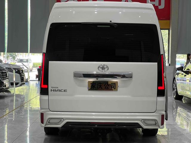 Toyota HiAce 2022 thumb 4