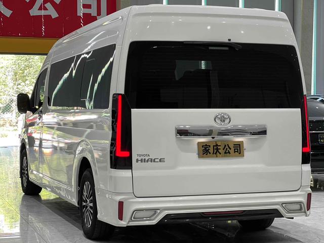 Toyota HiAce 2022 thumb 5