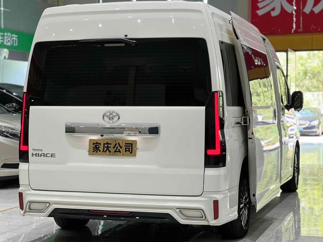 Toyota HiAce 2022 thumb 6