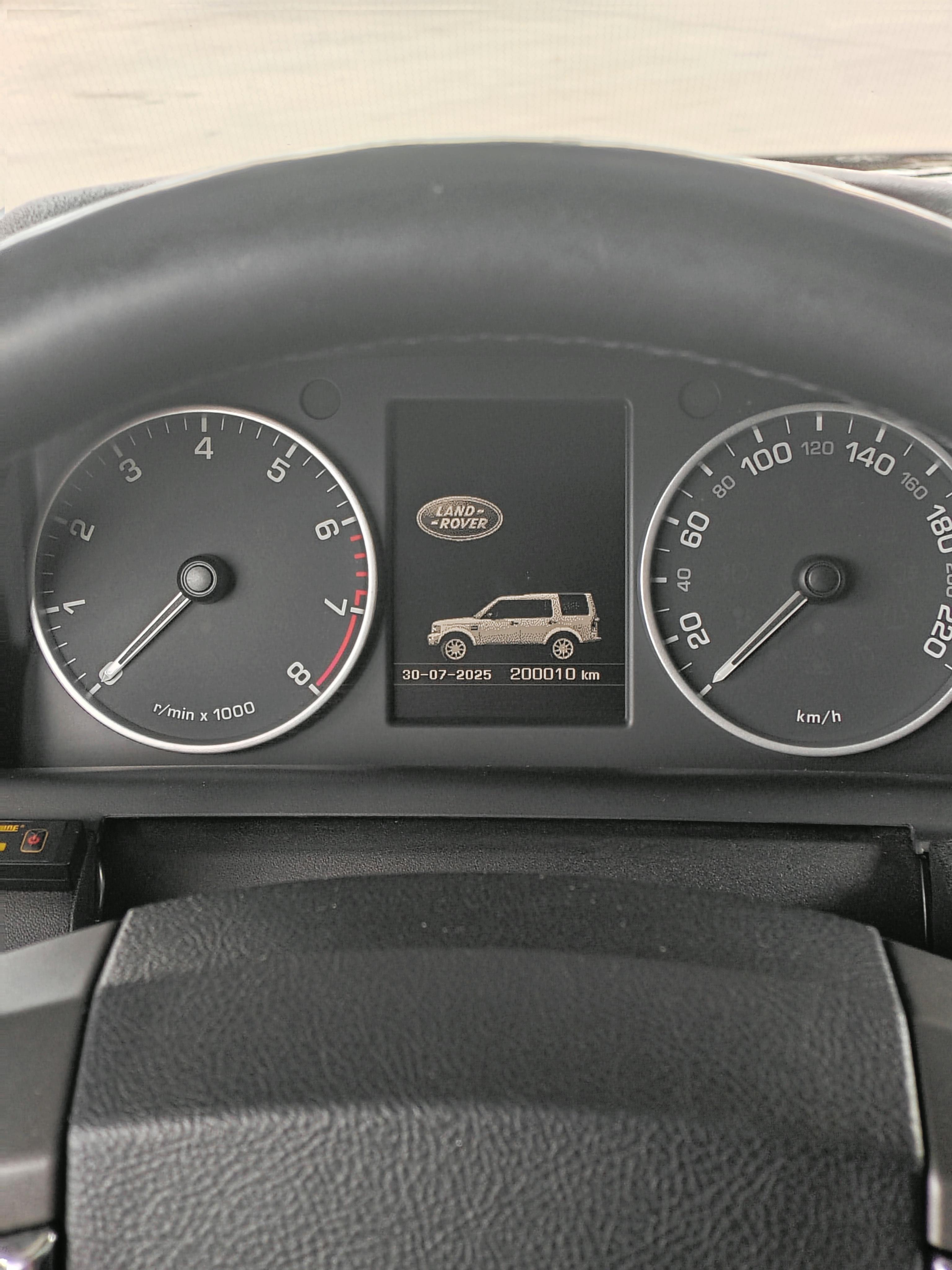 Land Rover Discovery 2016 thumb 8