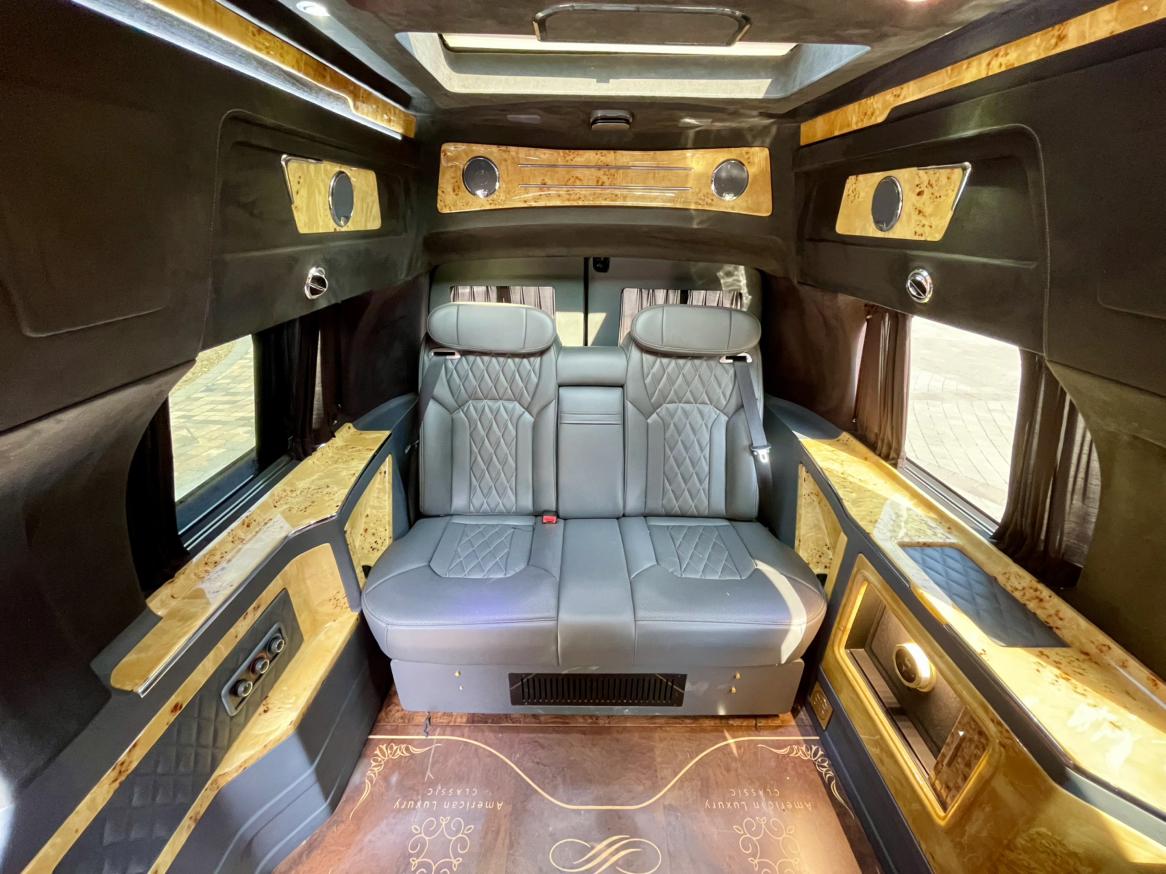 GMC Savana 2020 thumb 9