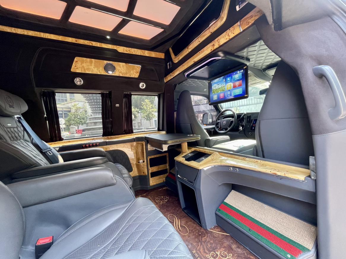 GMC Savana 2020 thumb 11