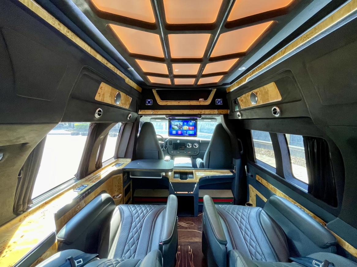 GMC Savana 2020 thumb 12