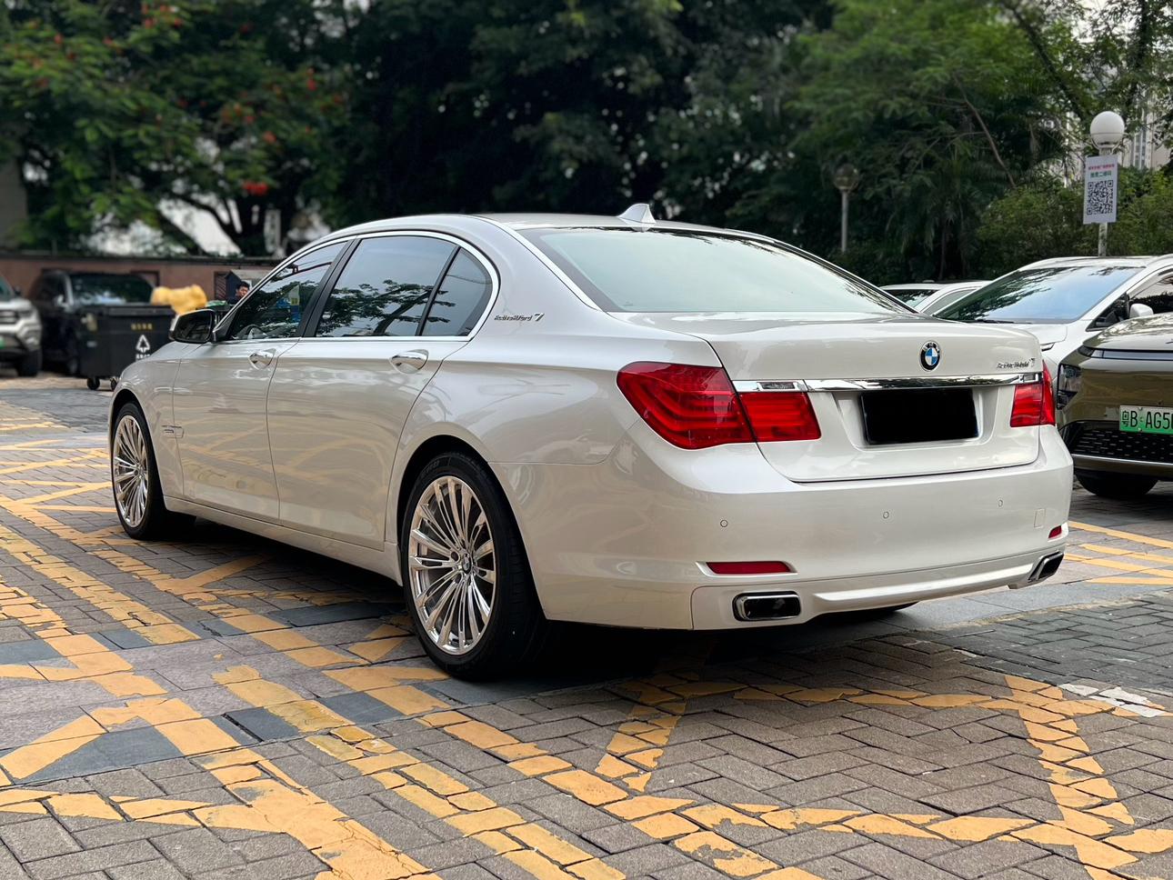 BMW 7 серии 2013 thumb 2