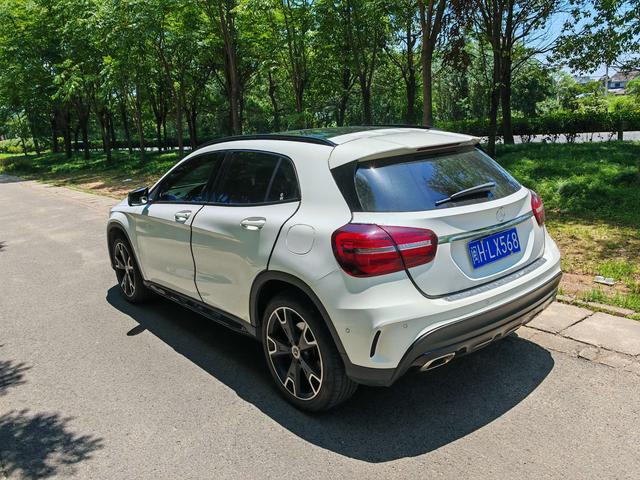Mercedes-Benz GLA 2019 thumb 2