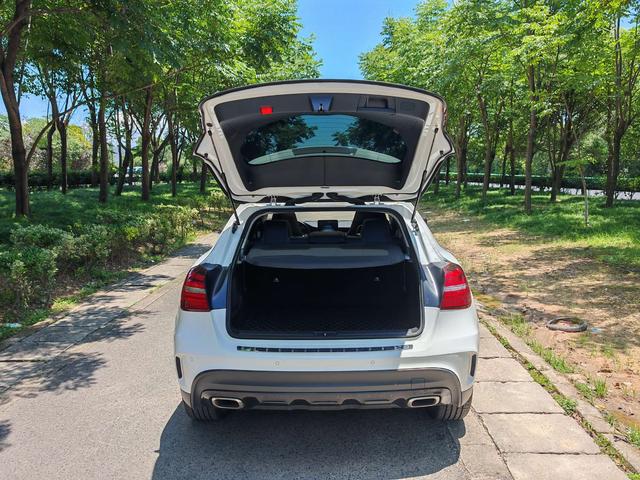 Mercedes-Benz GLA 2019 thumb 4