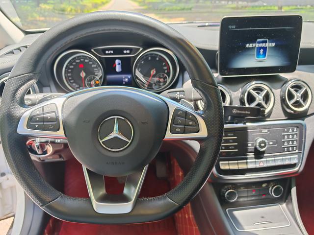 Mercedes-Benz GLA 2019 thumb 9