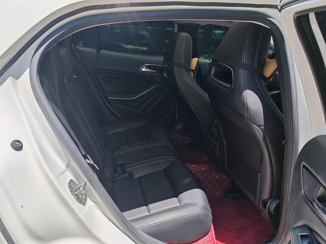 Mercedes-Benz GLA 2019 thumb 10