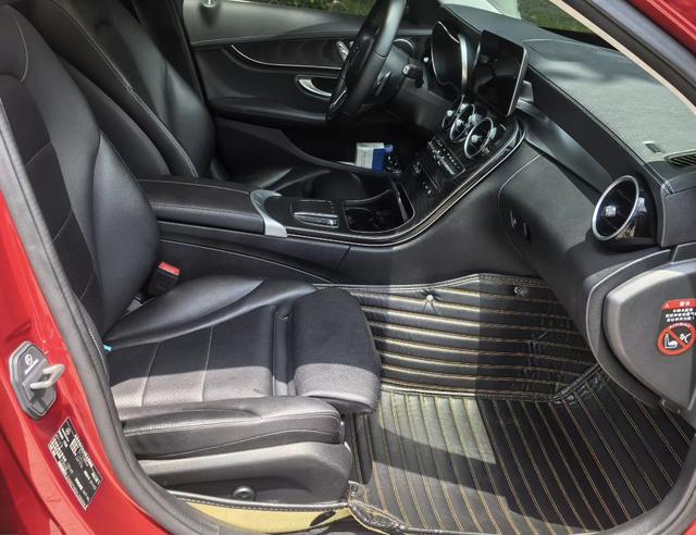 Mercedes-Benz C-Class 2019 thumb 4