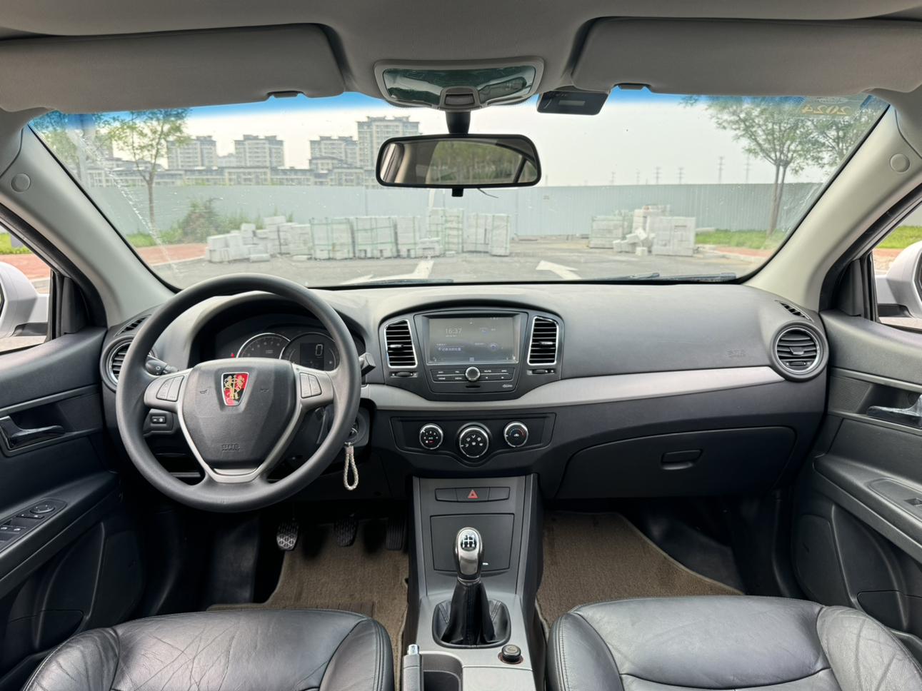 Roewe 350 2012 thumb 4