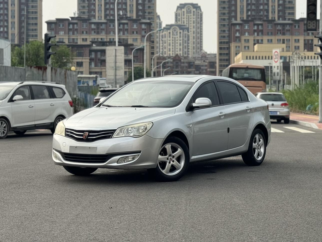 Roewe 350 2012 thumb 8
