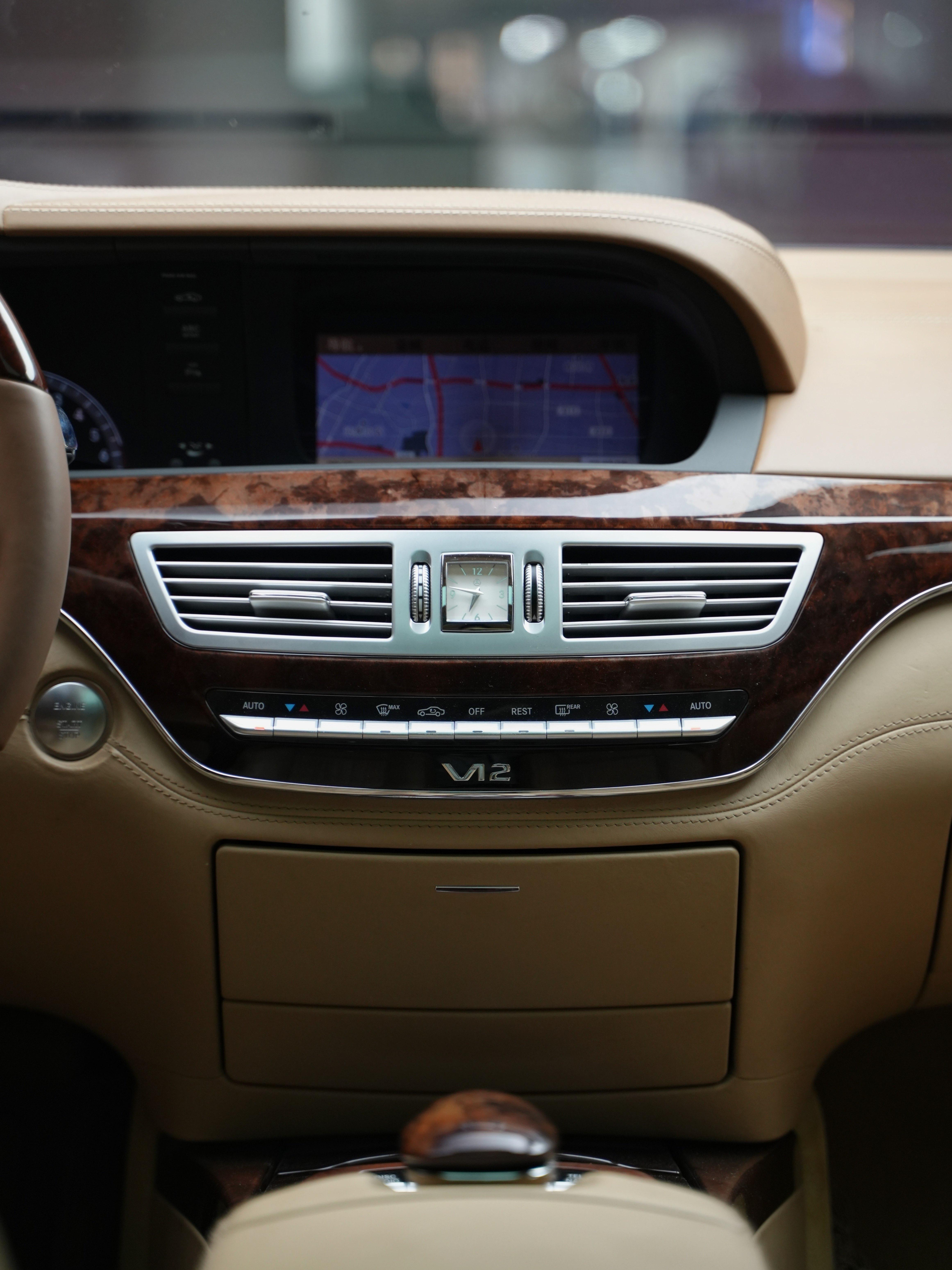 Mercedes-Benz S-Class 2011 thumb 9