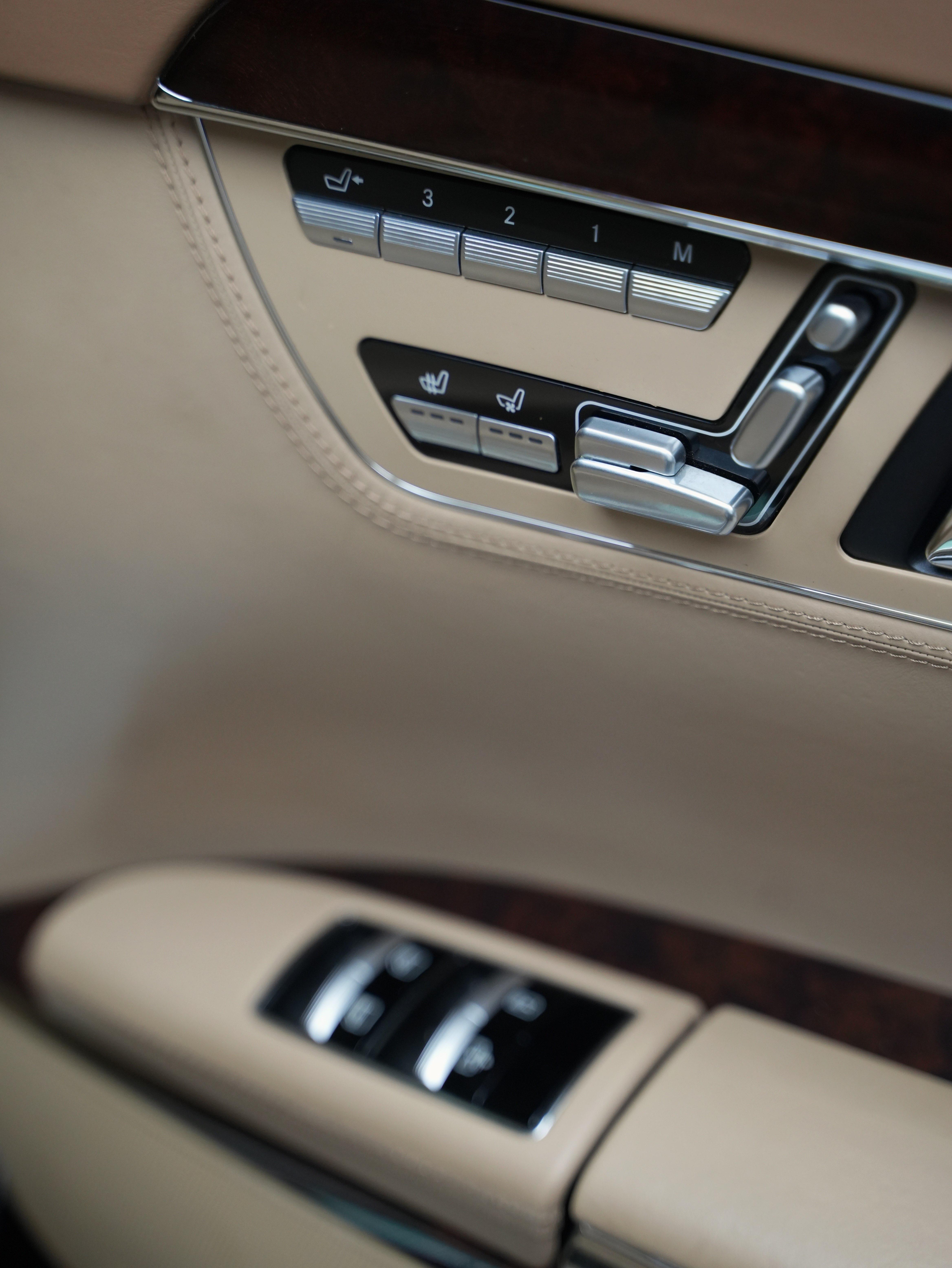 Mercedes-Benz S-Class 2011 thumb 12