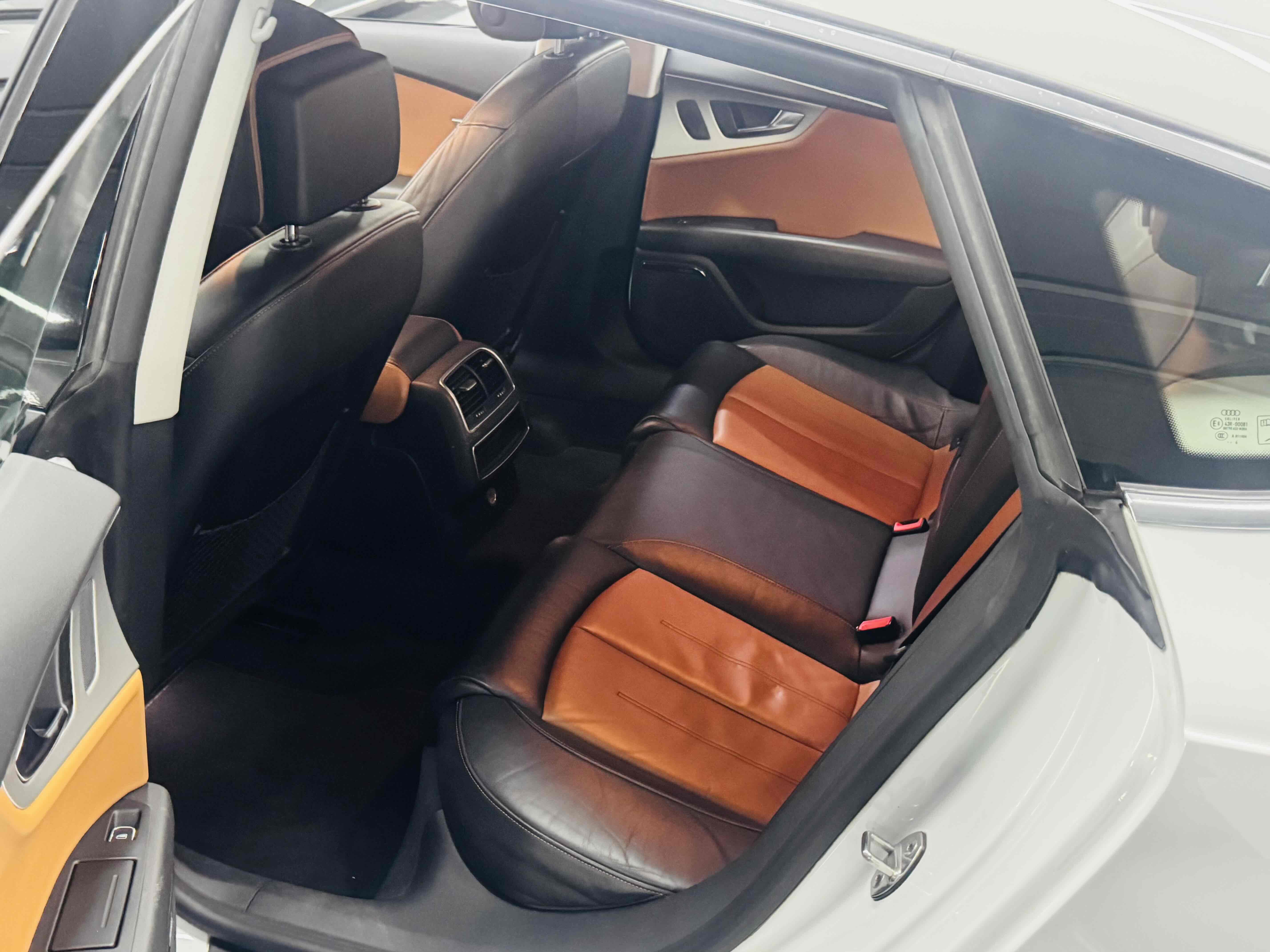 Audi A7 2015 thumb 7
