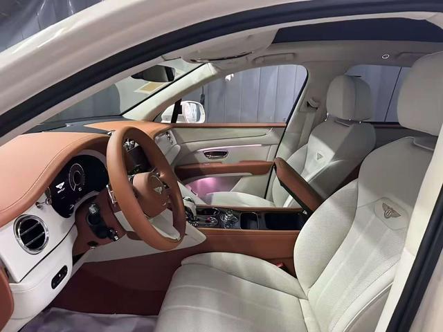 Bentley Bentayga 2024 thumb 3