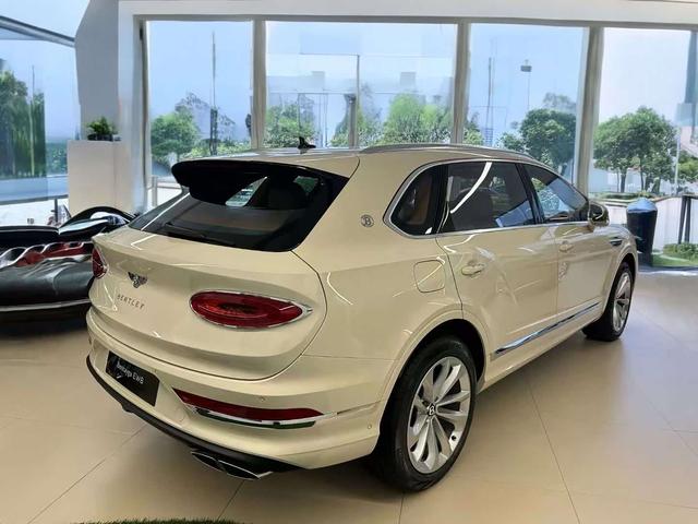 Bentley Bentayga 2024 thumb 8