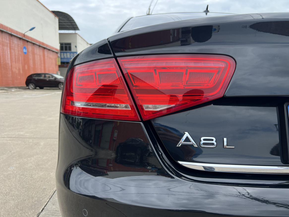Audi A8 2013 thumb 5