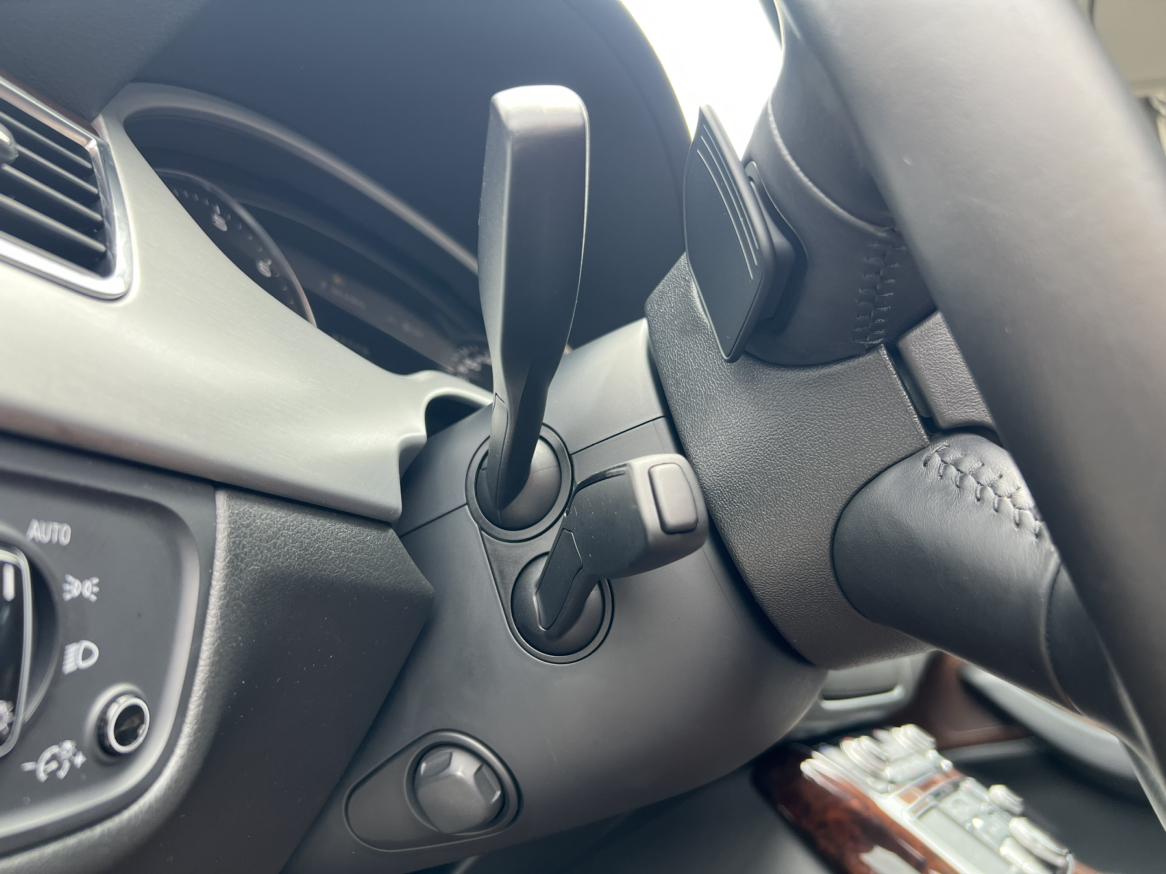 Audi A8 2013 thumb 9