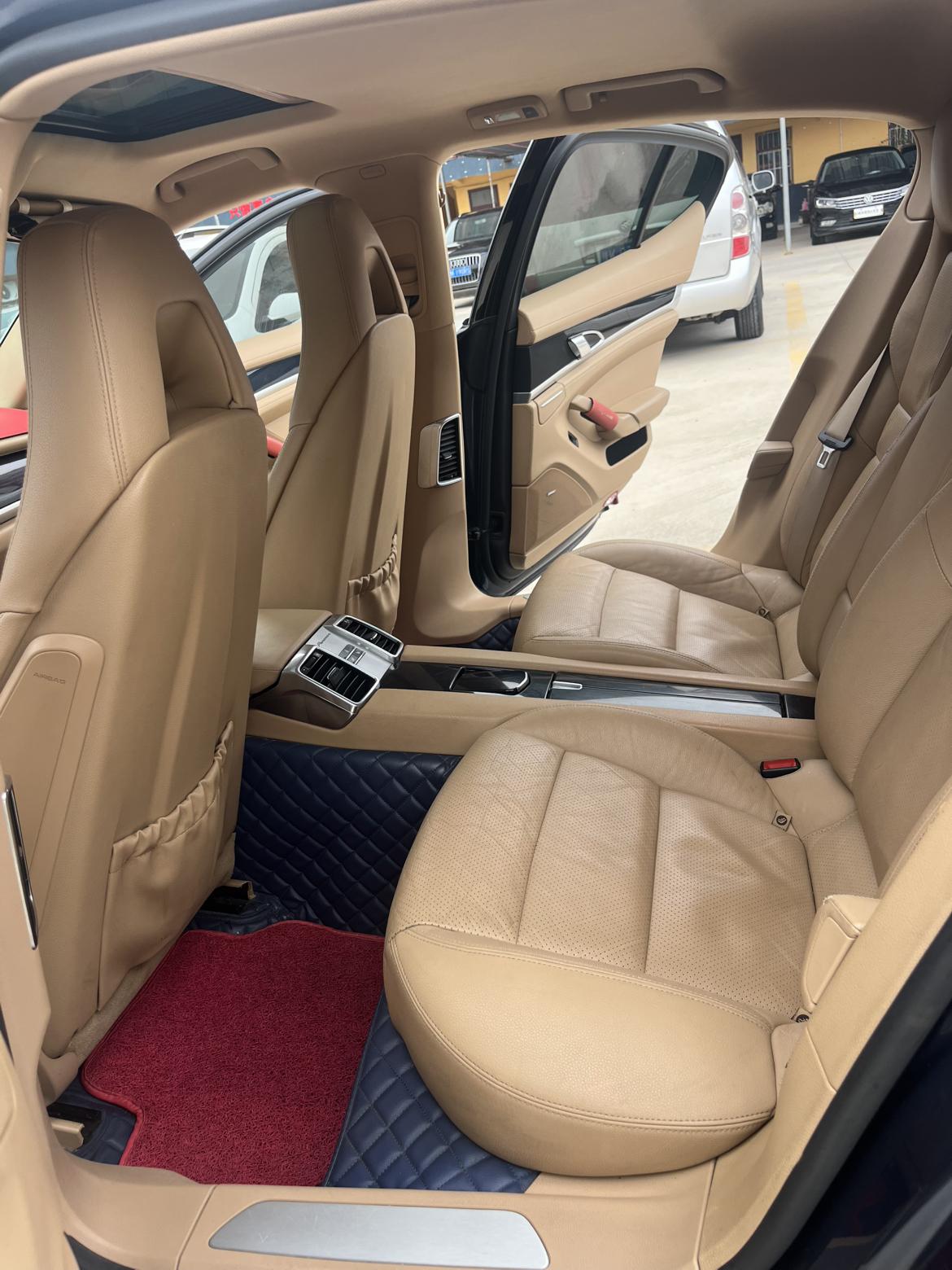 Porsche Panamera 2013 thumb 9