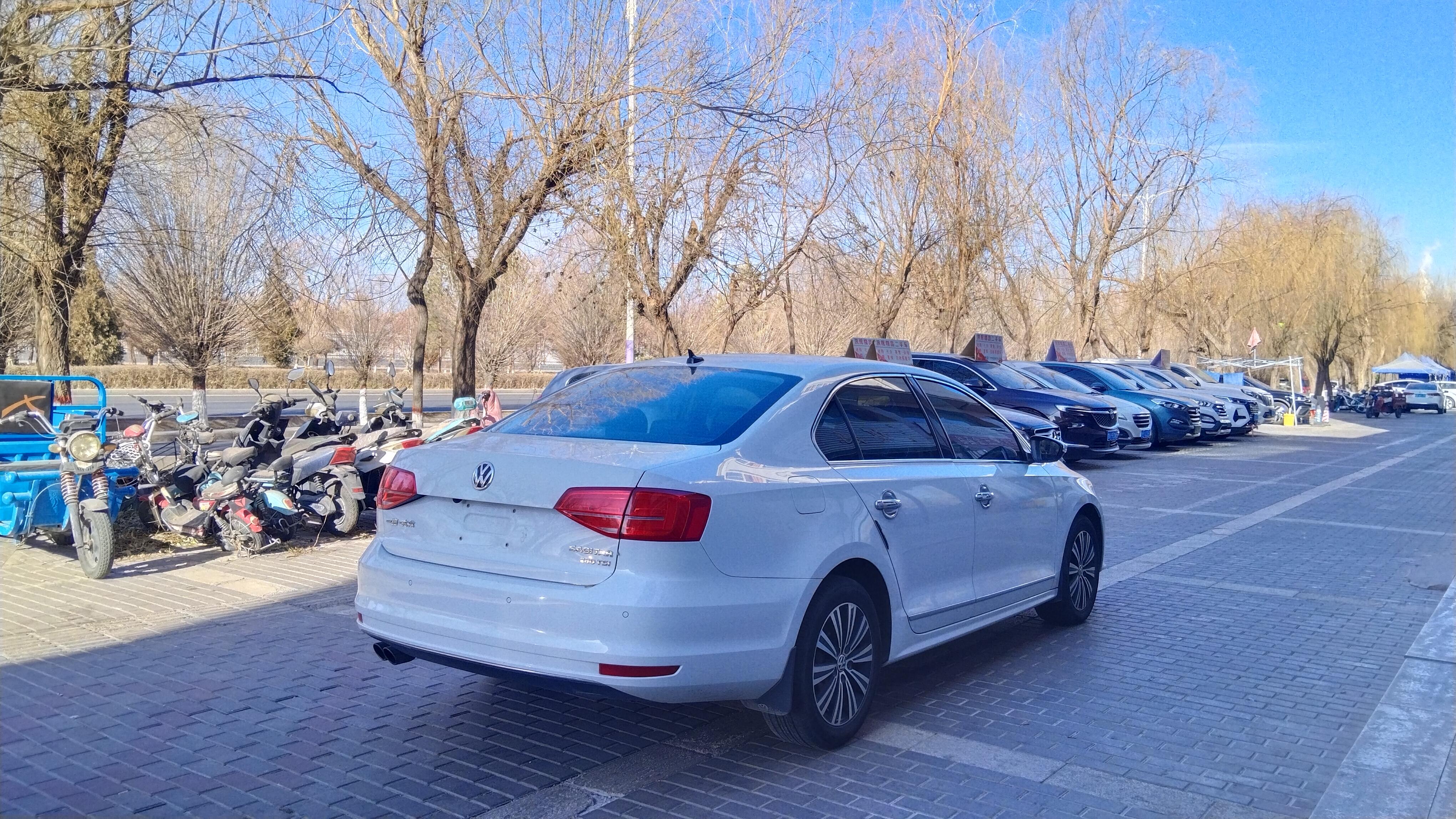 Volkswagen Sagitar 2018 thumb 4