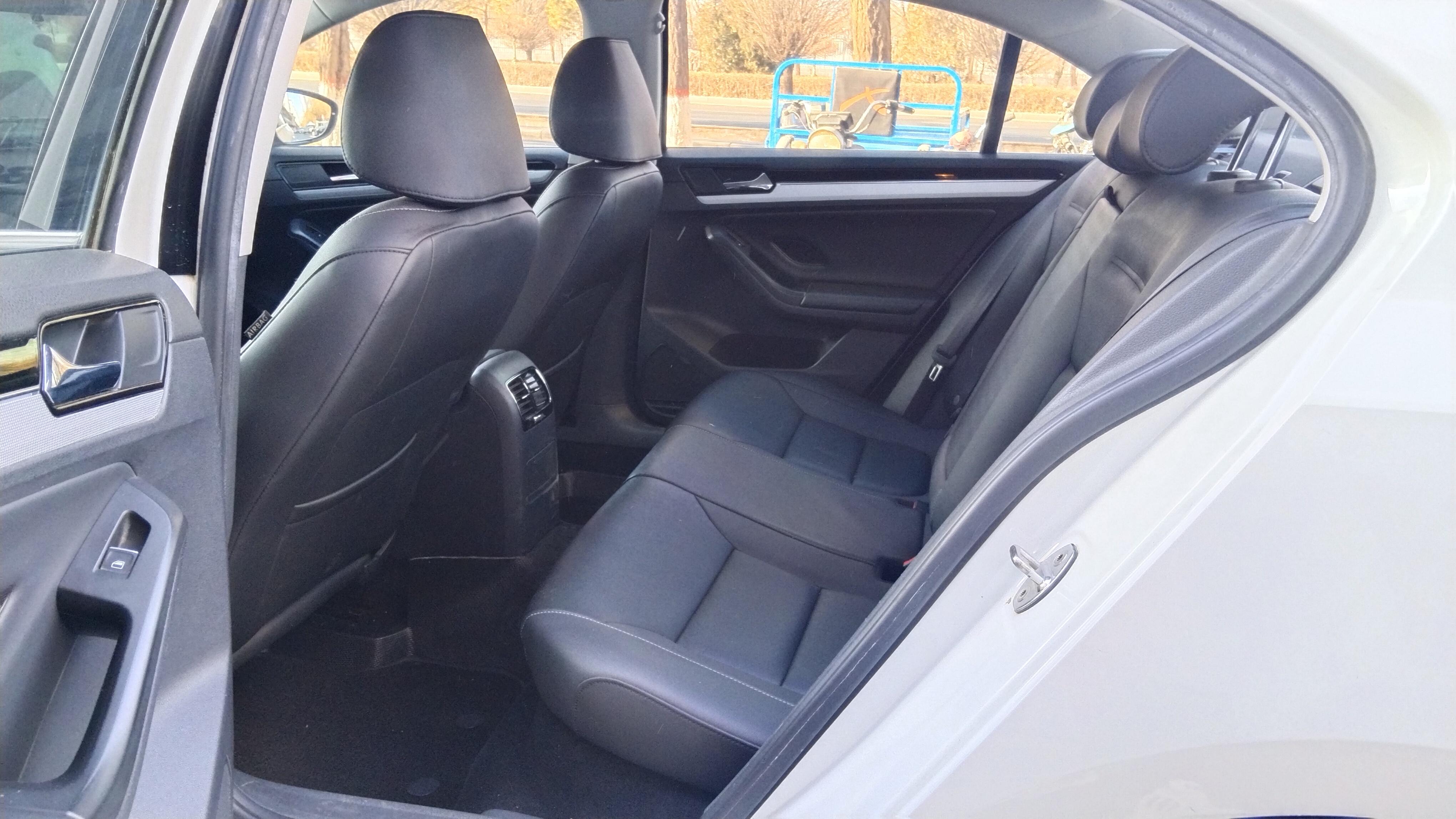 Volkswagen Sagitar 2018 thumb 7
