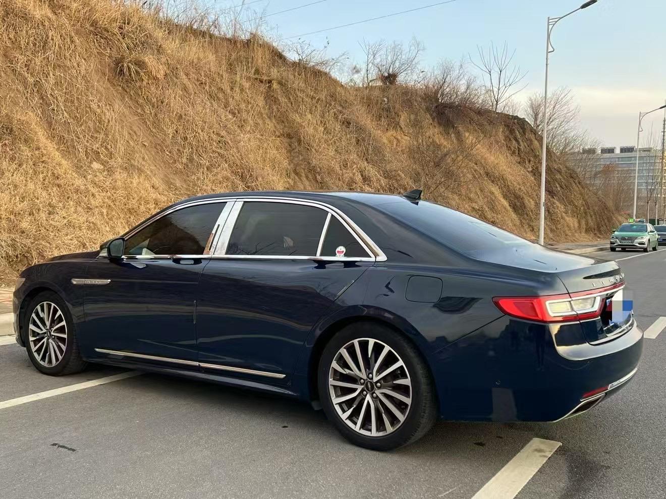 Lincoln Continental 2020 thumb 2
