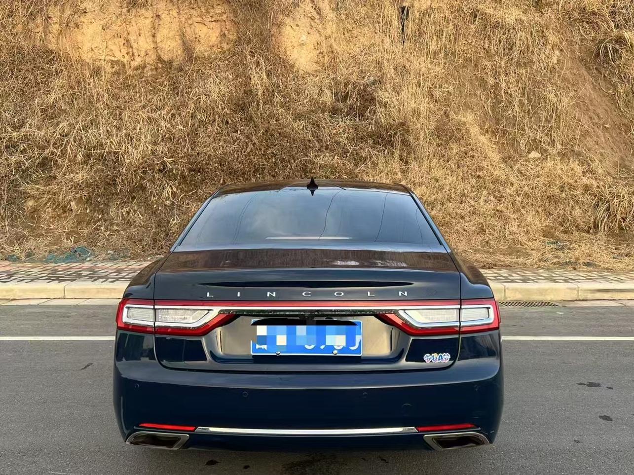 Lincoln Continental 2020 thumb 3