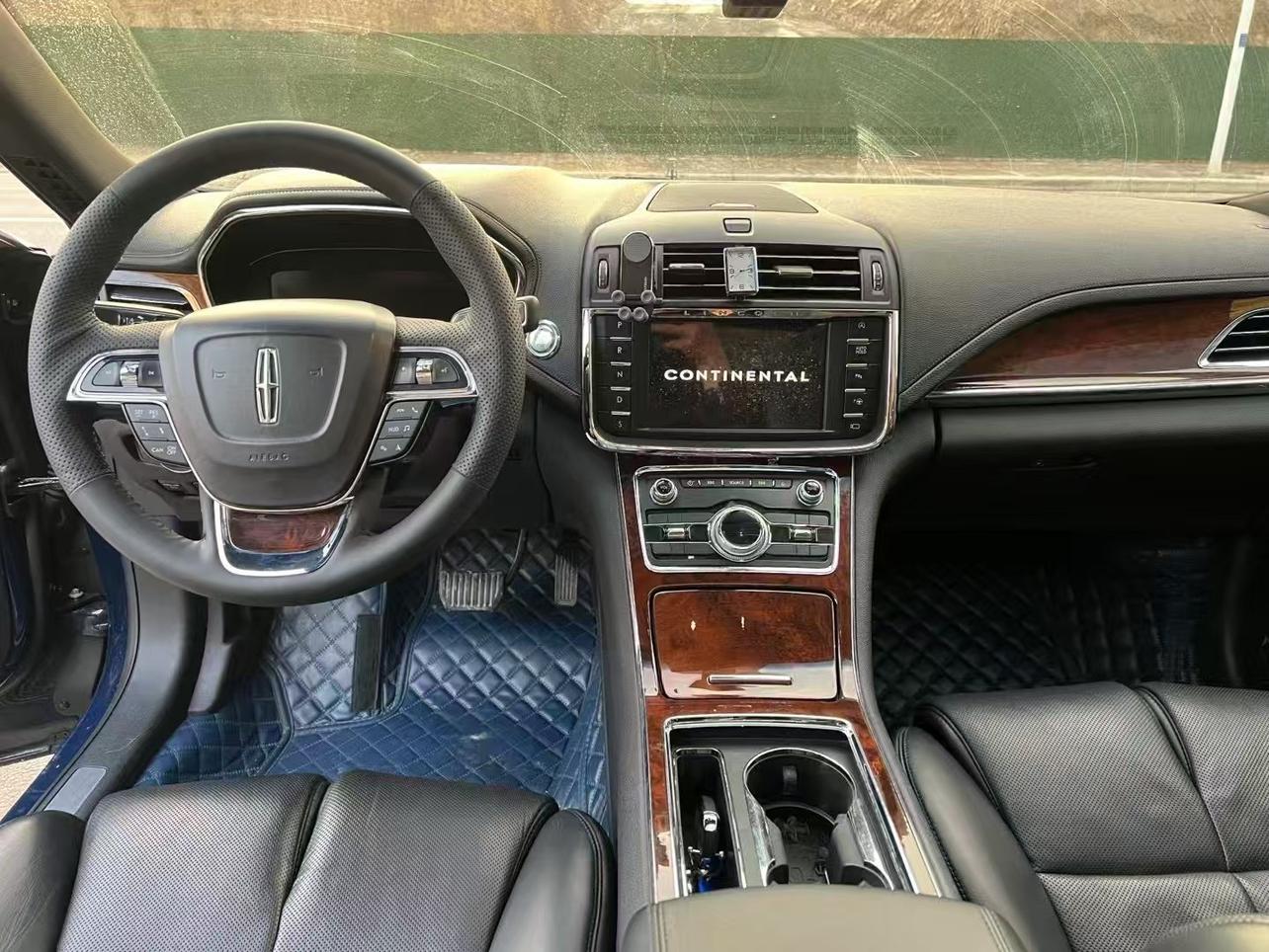 Lincoln Continental 2020 thumb 5
